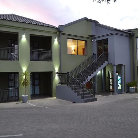 African Sands Guesthouse Load Shedding Free 布隆方丹 外观 照片