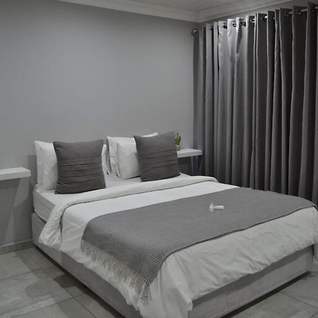 African Sands Guesthouse Load Shedding Free 布隆方丹 外观 照片