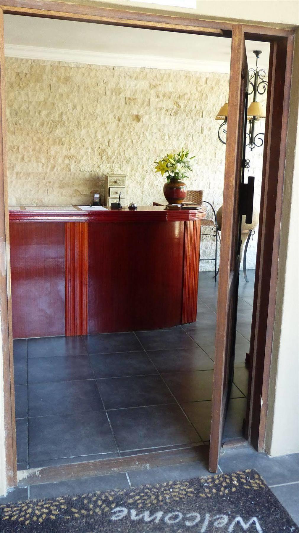 African Sands Guesthouse Load Shedding Free 布隆方丹 外观 照片
