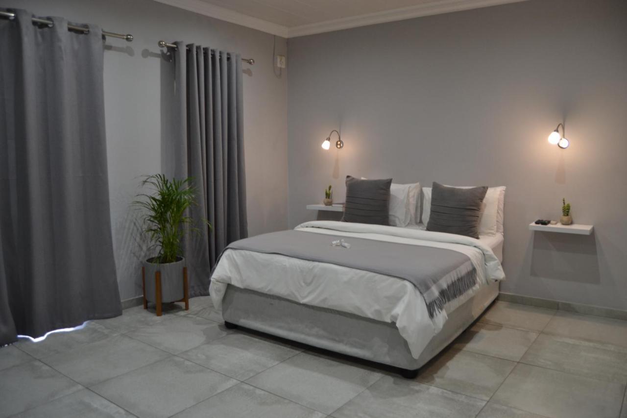 African Sands Guesthouse Load Shedding Free 布隆方丹 外观 照片